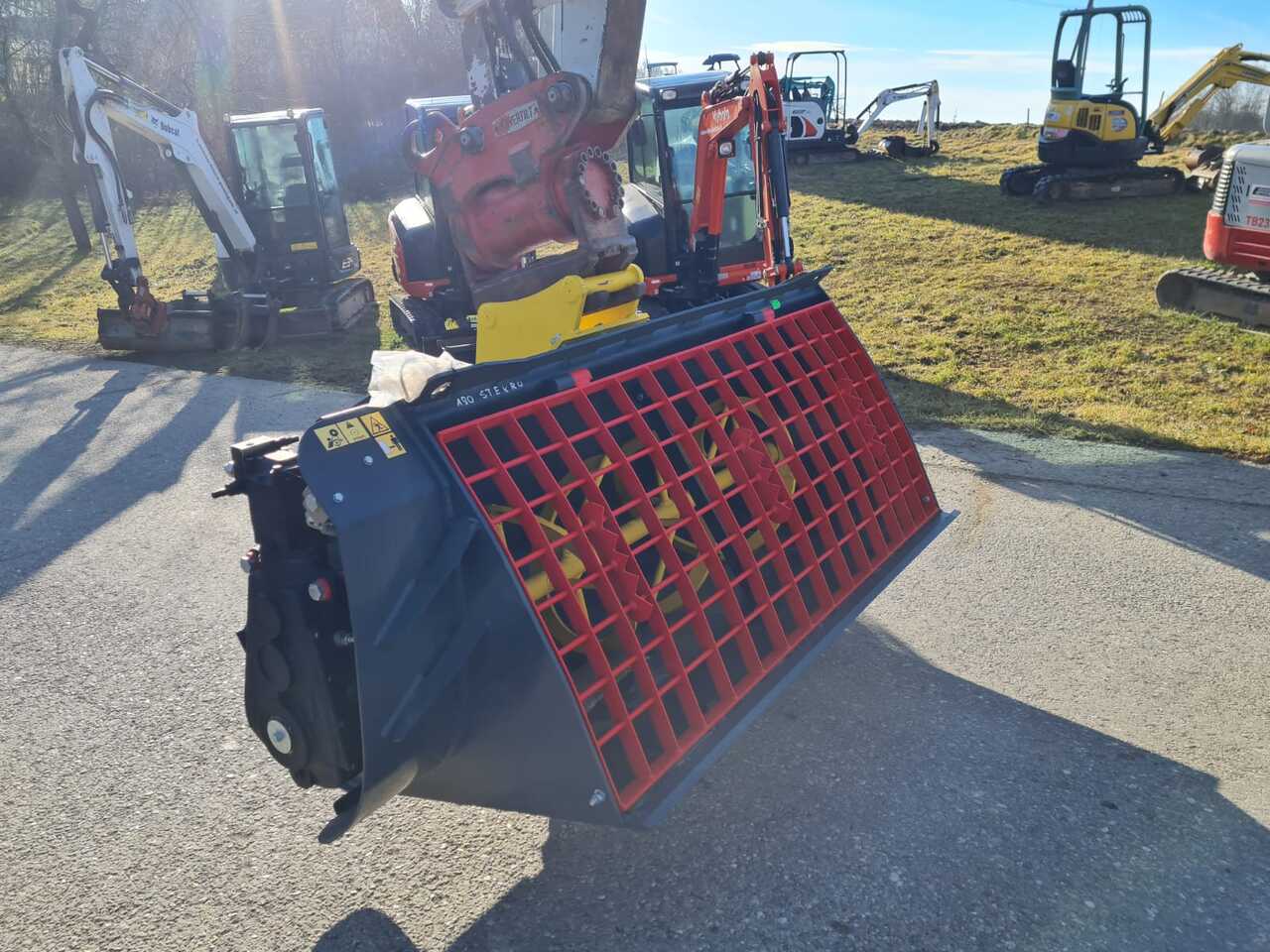 Concrete mixing bucket 180 cm for Excavator - Кофа за Верижен багер: снимка 2 Concrete mixing bucket 180 cm for Excavator - Кофа за Верижен багер: снимка 2