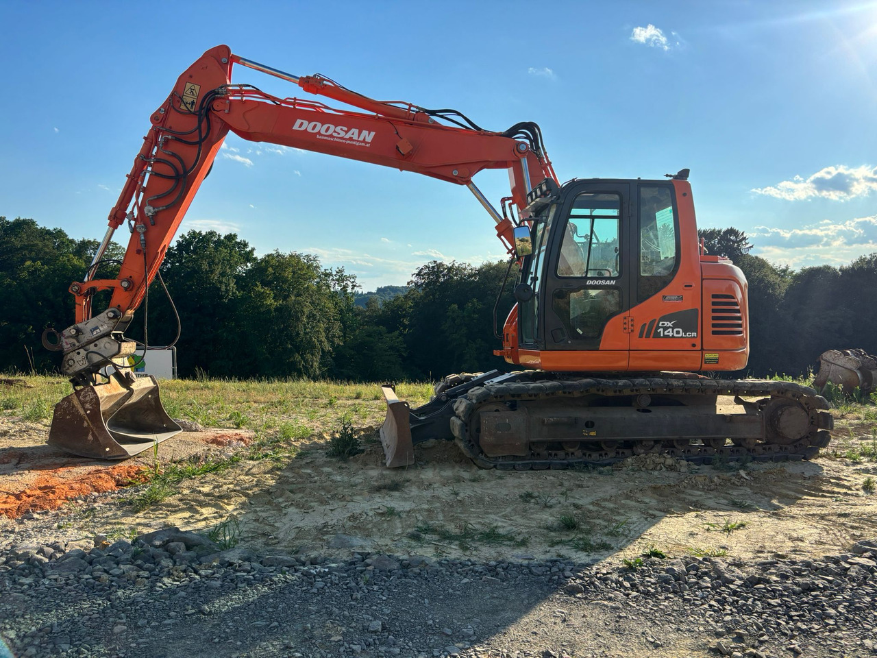 DOOSAN DX 140 LCR-3 - Верижен багер: снимка 1 DOOSAN DX 140 LCR-3 - Верижен багер: снимка 1