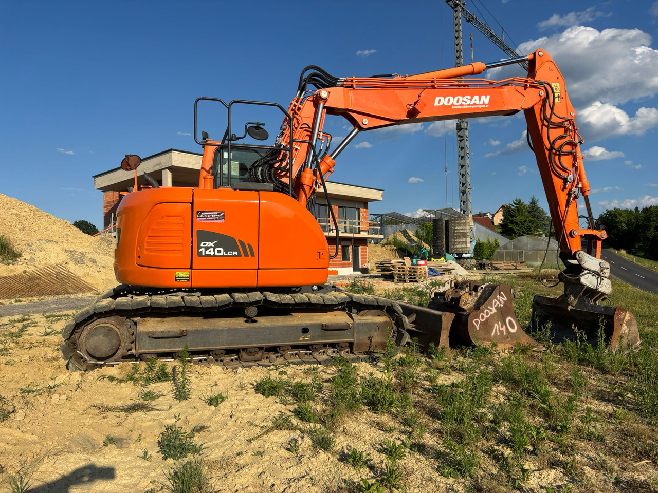 DOOSAN DX 140 LCR-3 - Верижен багер: снимка 2 DOOSAN DX 140 LCR-3 - Верижен багер: снимка 2