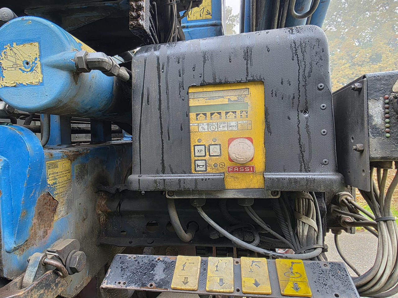 IVECO Stralis AD mit Fassi F210A.25 - Камион с кран: снимка 5 IVECO Stralis AD mit Fassi F210A.25 - Камион с кран: снимка 5