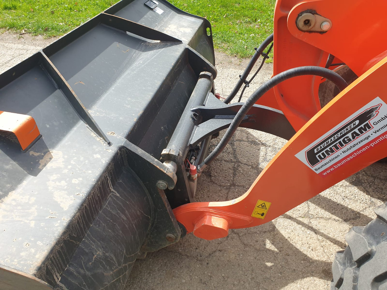 Колесен товарач KUBOTA R 070: снимка 12
