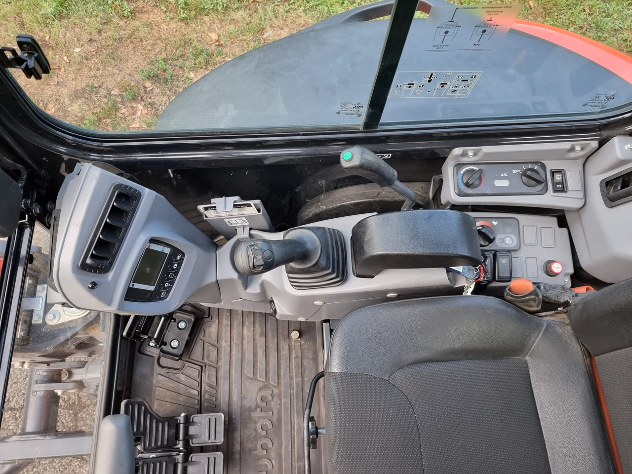 Мини багер KUBOTA U 36-4: снимка 16