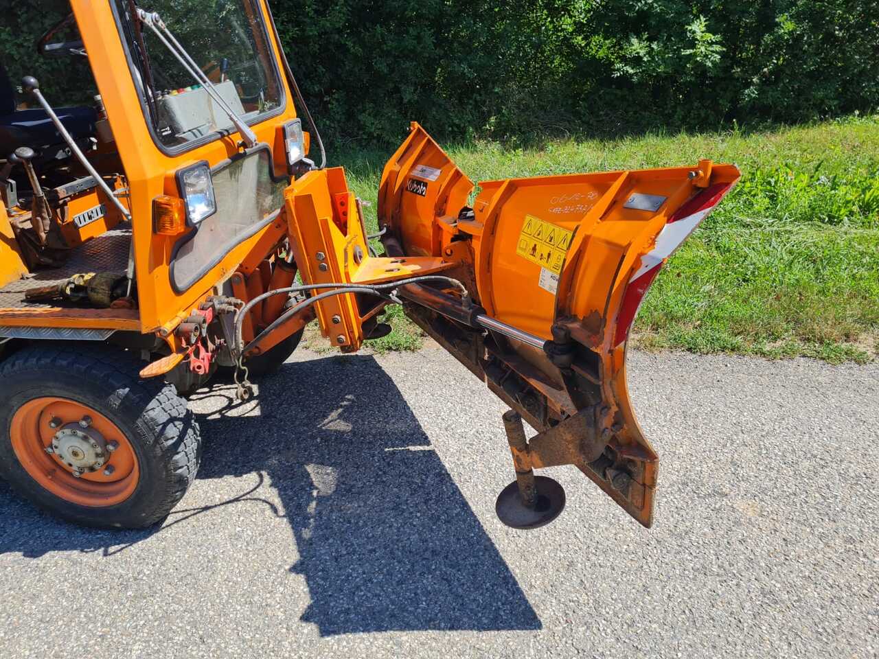 Комунална/ Специална техника Boschung Pony DP 40 AK: снимка 11