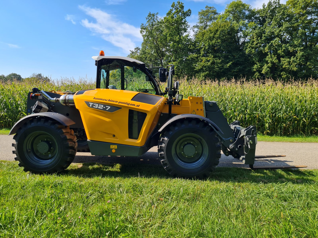 LIEBHERR T 32-7 - Телескопичен товарач: снимка 2 LIEBHERR T 32-7 - Телескопичен товарач: снимка 2