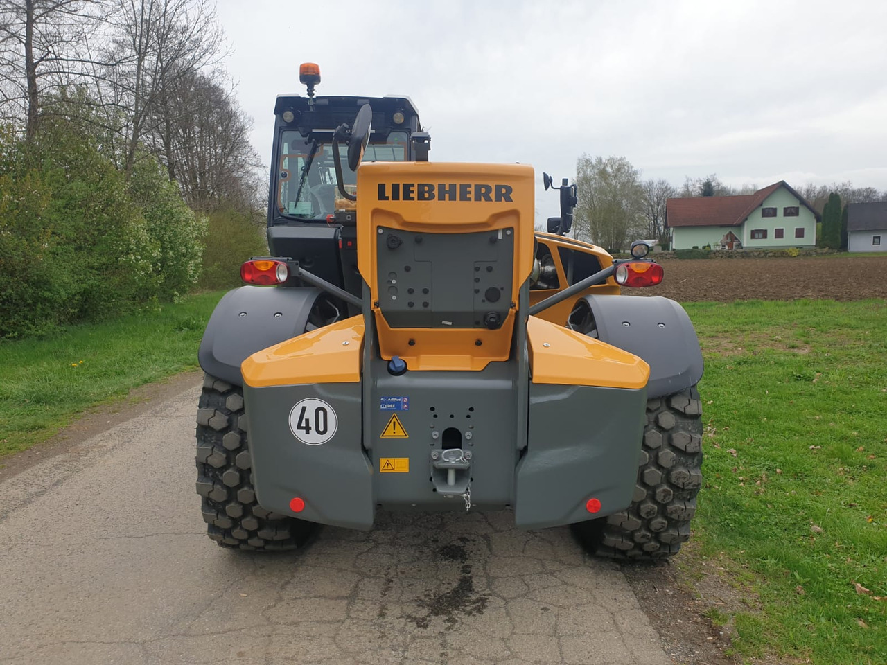 Телескопичен товарач LIEBHERR T 60-9s: снимка 7