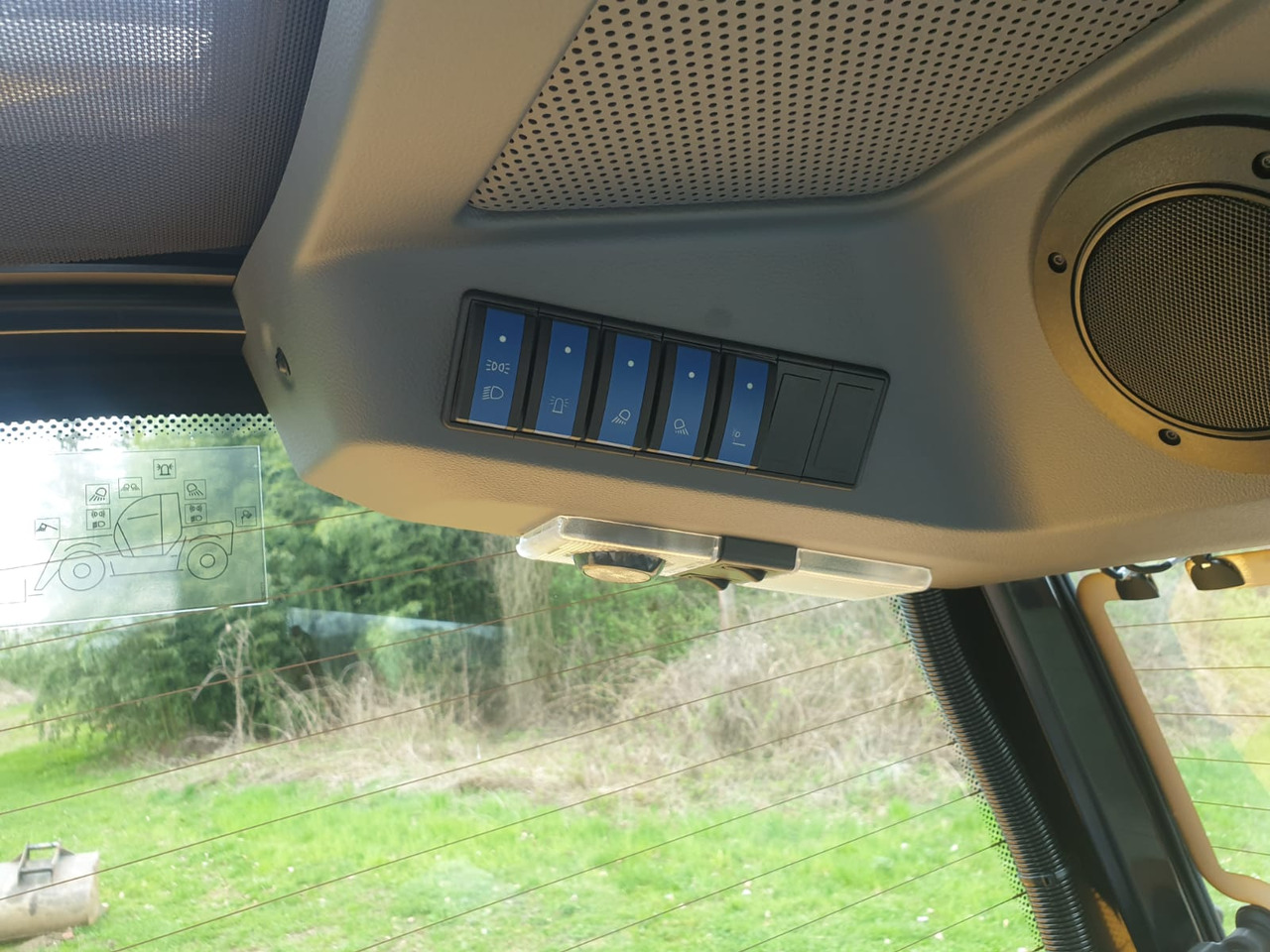 Телескопичен товарач LIEBHERR T 60-9s: снимка 15