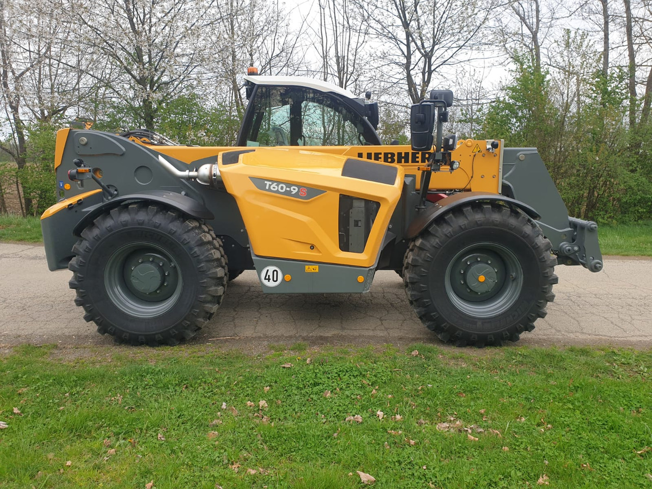 LIEBHERR T 60-9s - Телескопичен товарач: снимка 2 LIEBHERR T 60-9s - Телескопичен товарач: снимка 2