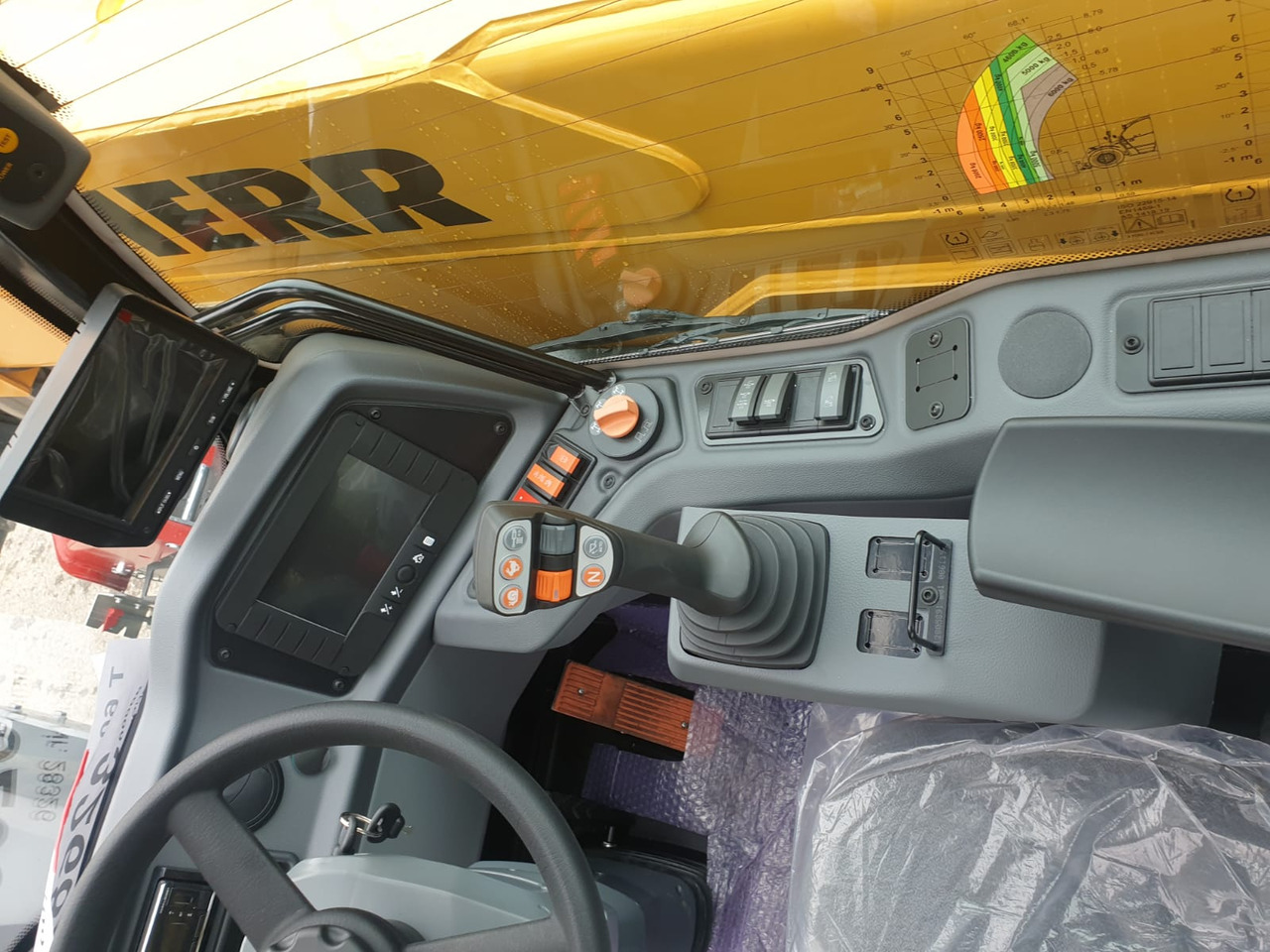 Телескопичен товарач LIEBHERR T 60-9s: снимка 13