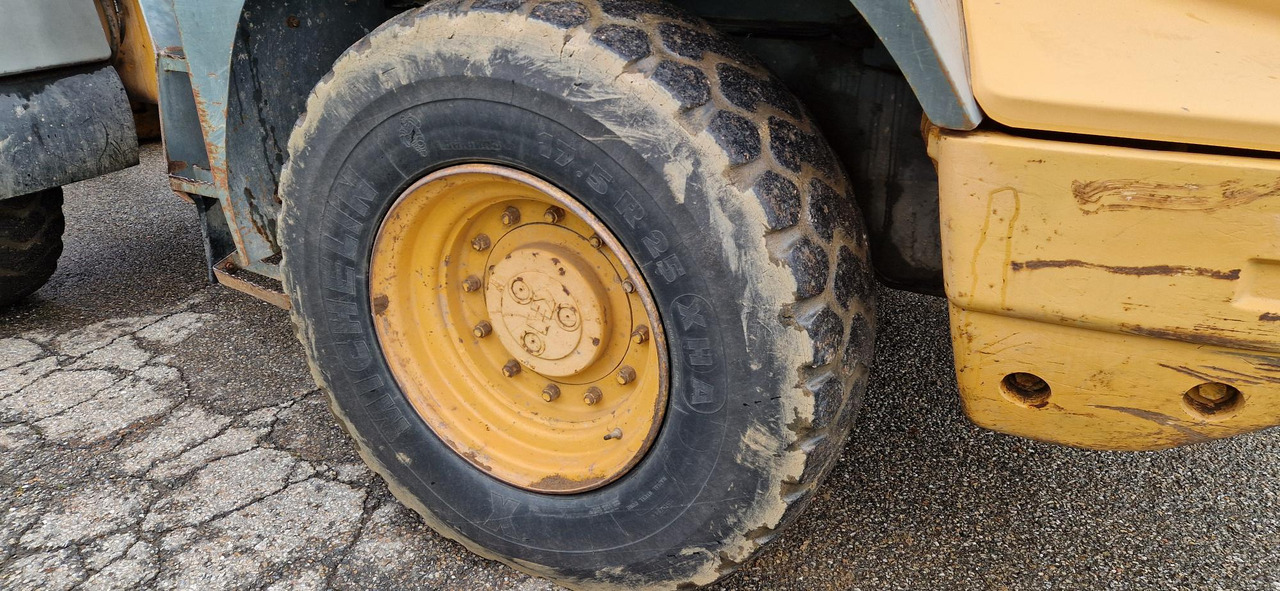 MICHELIN 17.5 R25 - Гума за Колесен товарач: снимка 2 MICHELIN 17.5 R25 - Гума за Колесен товарач: снимка 2