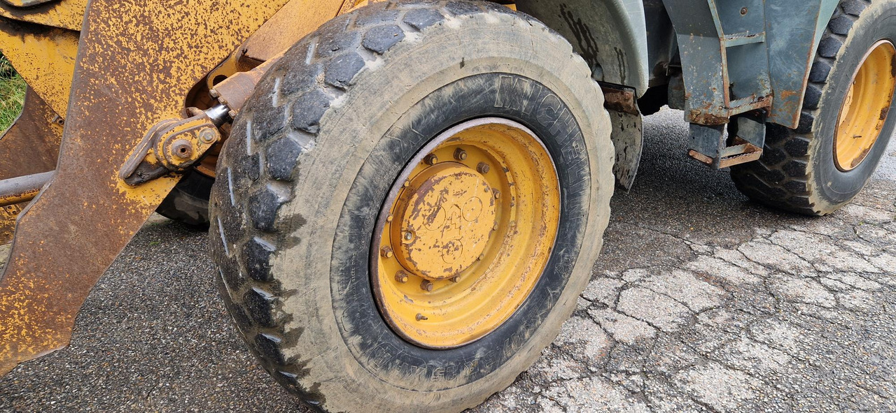 MICHELIN 17.5 R25 - Гума за Колесен товарач: снимка 4 MICHELIN 17.5 R25 - Гума за Колесен товарач: снимка 4