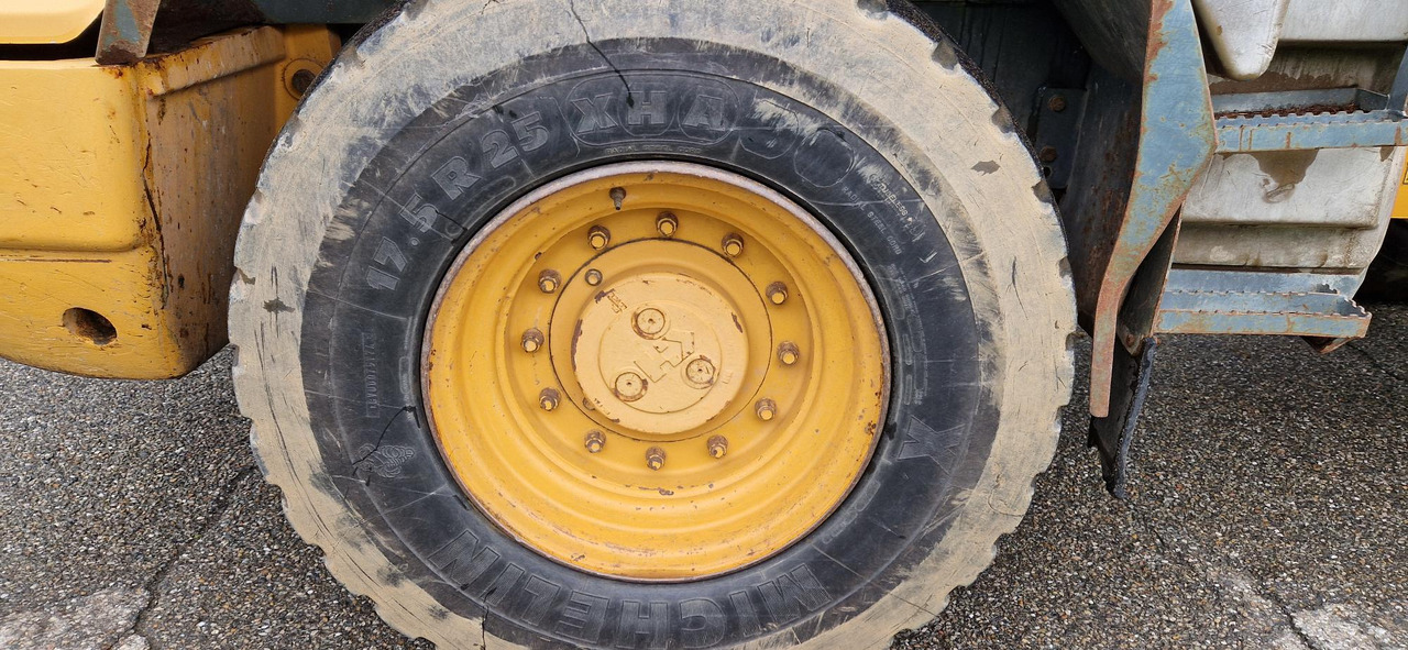 MICHELIN 17.5 R25 - Гума за Колесен товарач: снимка 3 MICHELIN 17.5 R25 - Гума за Колесен товарач: снимка 3