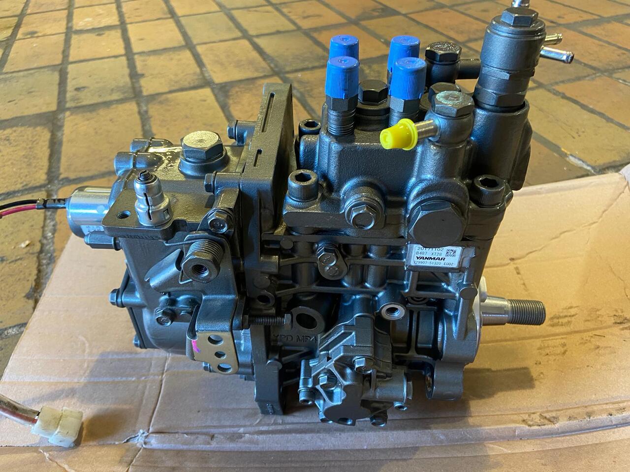 YANMAR Injection pump 4TNV98 - Резервни части за Строителна техника: снимка 2 YANMAR Injection pump 4TNV98 - Резервни части за Строителна техника: снимка 2