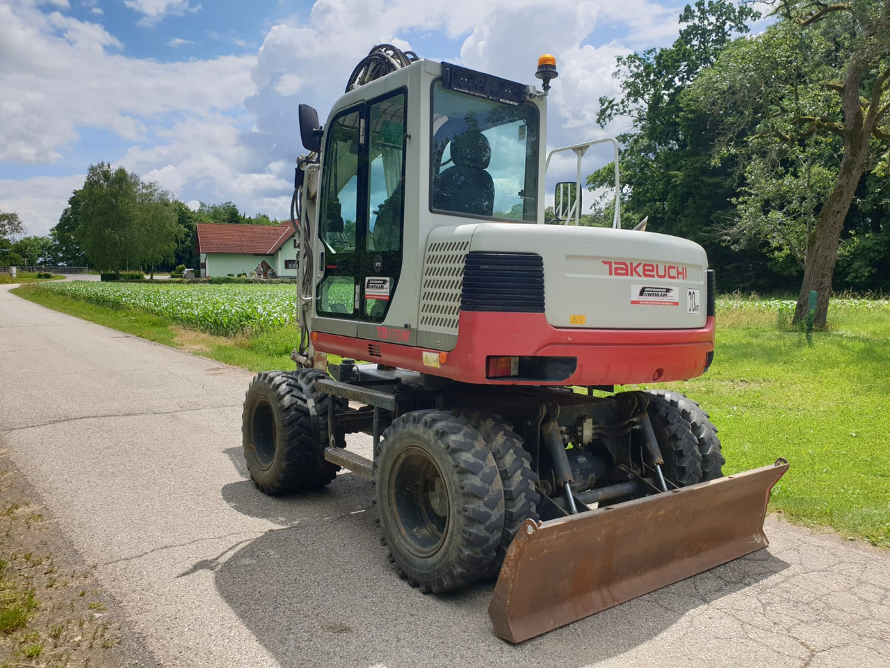 TAKEUCHI TB 175W - Колесен багер: снимка 5 TAKEUCHI TB 175W - Колесен багер: снимка 5