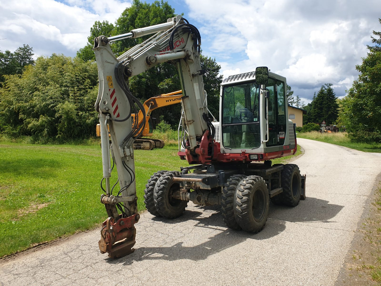TAKEUCHI TB 175W - Колесен багер: снимка 3 TAKEUCHI TB 175W - Колесен багер: снимка 3
