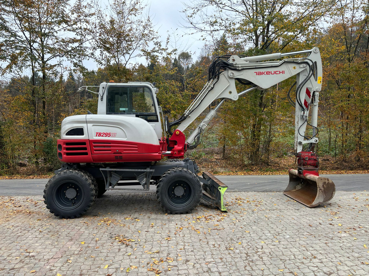 TAKEUCHI TB 295 W - Колесен багер: снимка 2 TAKEUCHI TB 295 W - Колесен багер: снимка 2