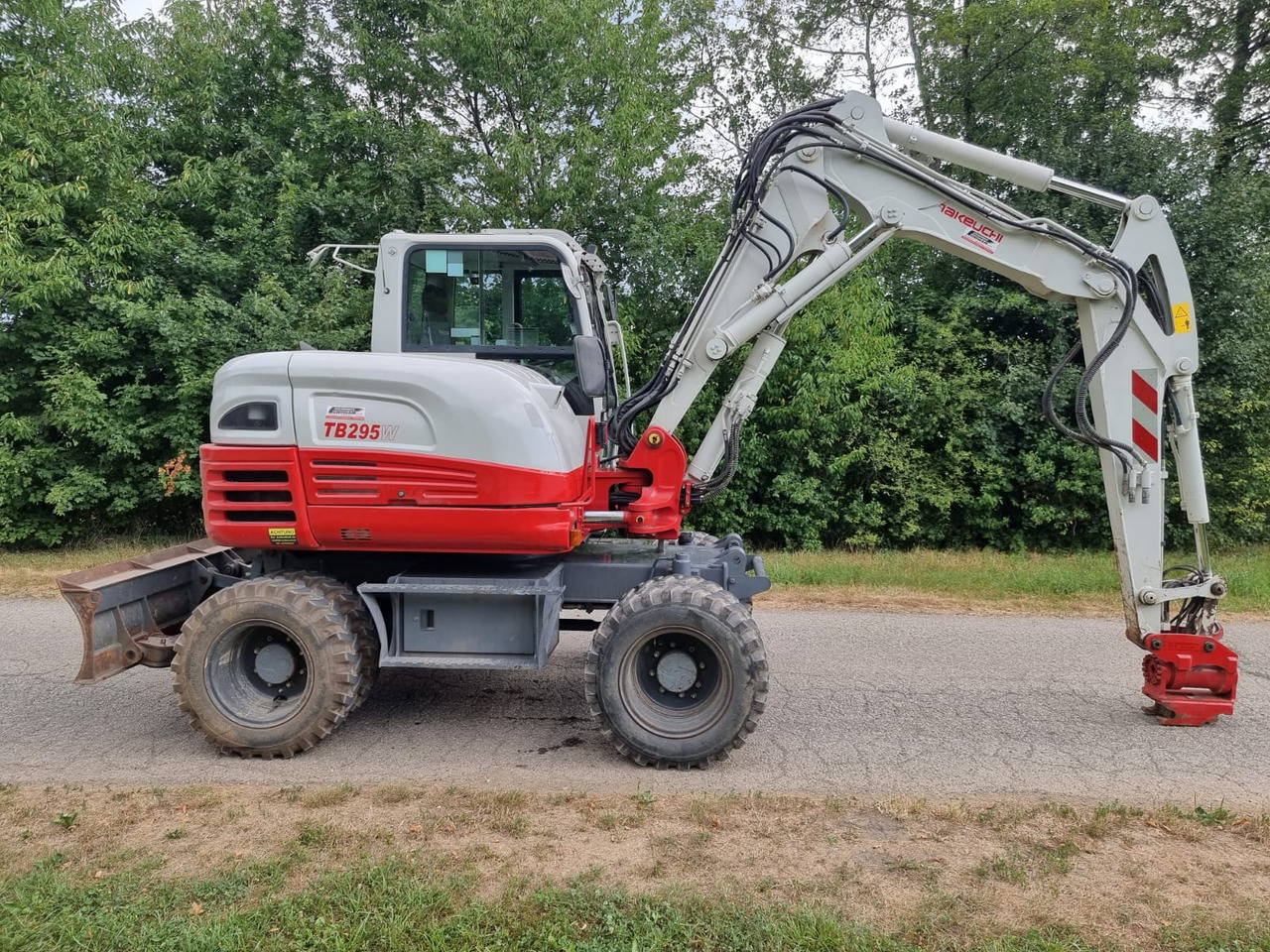 Takeuchi TB 295 W - Колесен багер: снимка 2 Takeuchi TB 295 W - Колесен багер: снимка 2