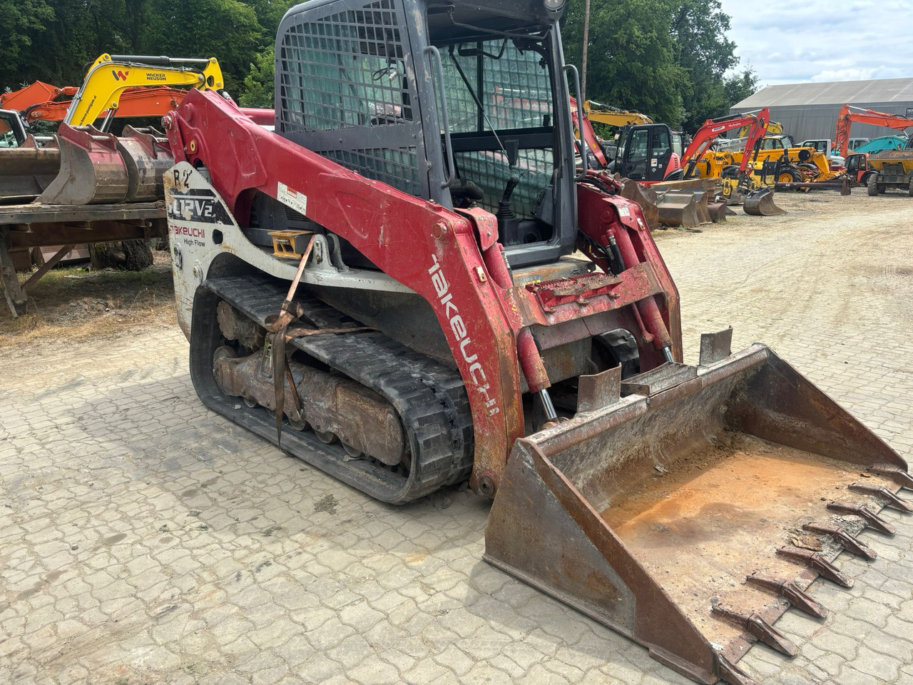 Takeuchi TL 12 V-2 - Engine defektive - Мини челен товарач: снимка 4 Takeuchi TL 12 V-2 - Engine defektive - Мини челен товарач: снимка 4