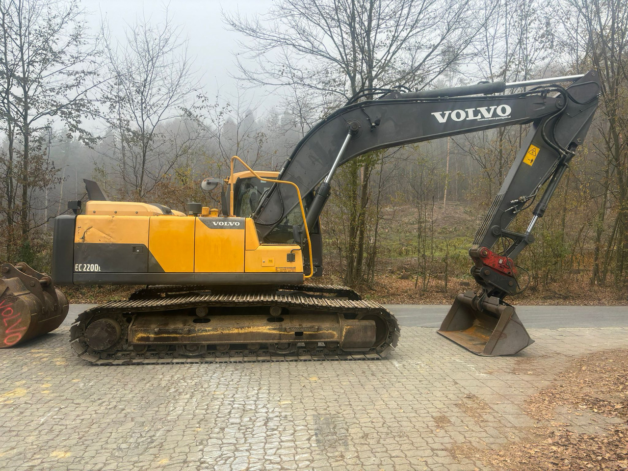 Volvo EC 220 DL - Верижен багер: снимка 2 Volvo EC 220 DL - Верижен багер: снимка 2