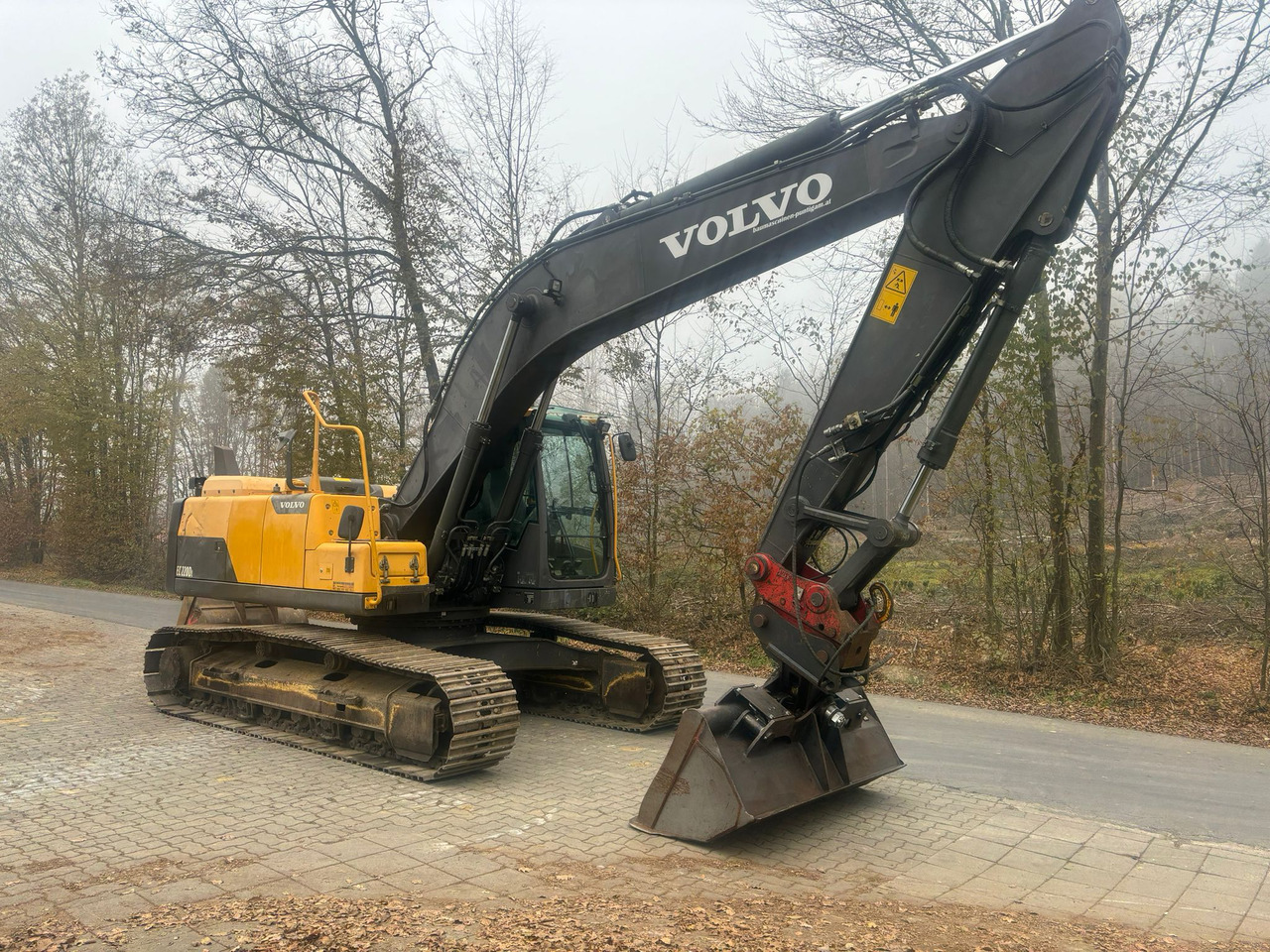 Volvo EC 220 DL - Верижен багер: снимка 4 Volvo EC 220 DL - Верижен багер: снимка 4