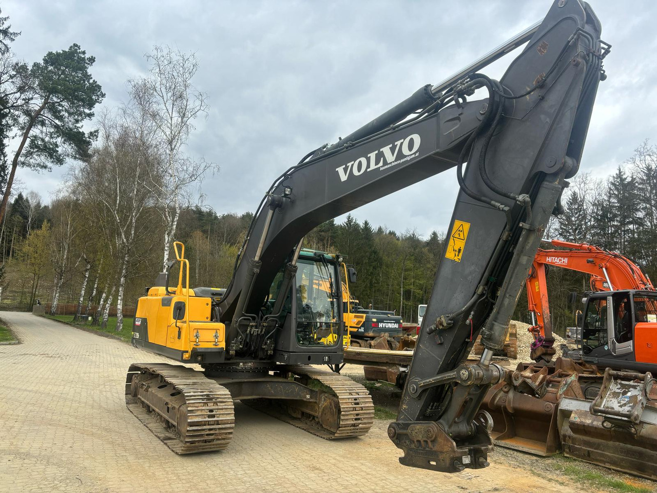Volvo EC 220 DN - Верижен багер: снимка 3 Volvo EC 220 DN - Верижен багер: снимка 3