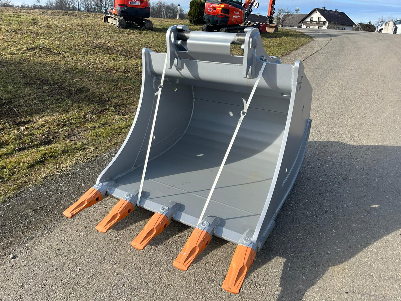 Winkelbauer 130 cm backhoe bucket with OQ 70/55 - Кофа за багер за Верижен багер: снимка 1 Winkelbauer 130 cm backhoe bucket with OQ 70/55 - Кофа за багер за Верижен багер: снимка 1