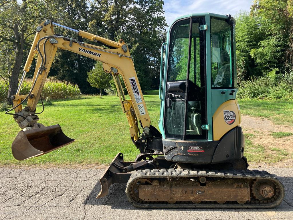 YANMAR VIO 25-4 - Мини багер: снимка 1 YANMAR VIO 25-4 - Мини багер: снимка 1