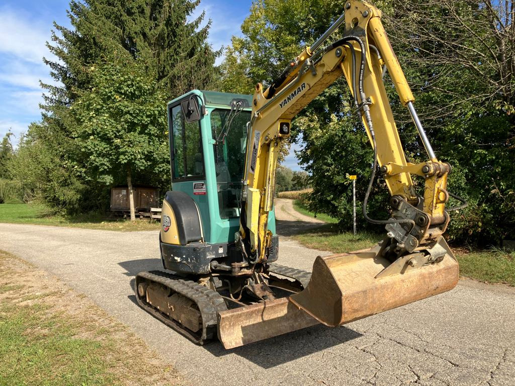 YANMAR VIO 25-4 - Мини багер: снимка 3 YANMAR VIO 25-4 - Мини багер: снимка 3