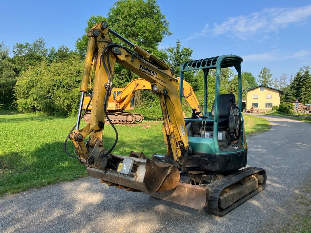 YANMAR VIO 25-4 - Мини багер: снимка 3 YANMAR VIO 25-4 - Мини багер: снимка 3