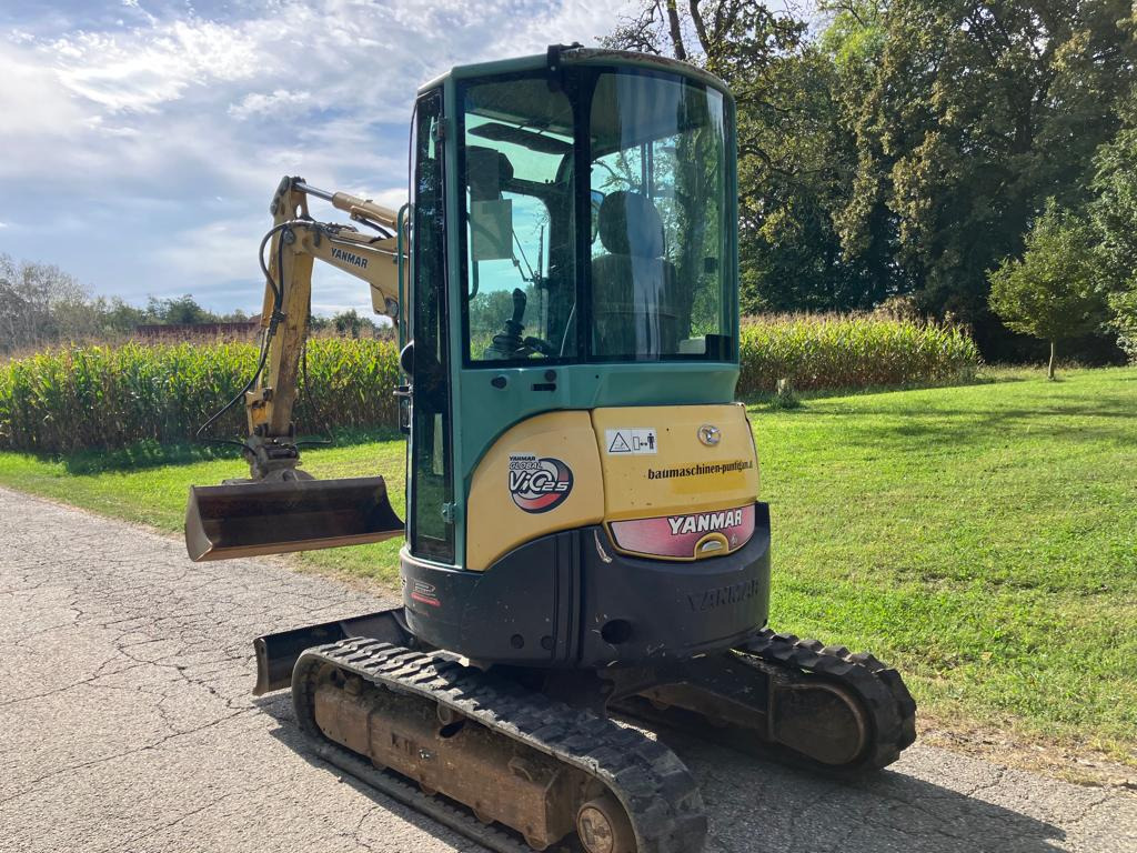 YANMAR VIO 25-4 - Мини багер: снимка 4 YANMAR VIO 25-4 - Мини багер: снимка 4