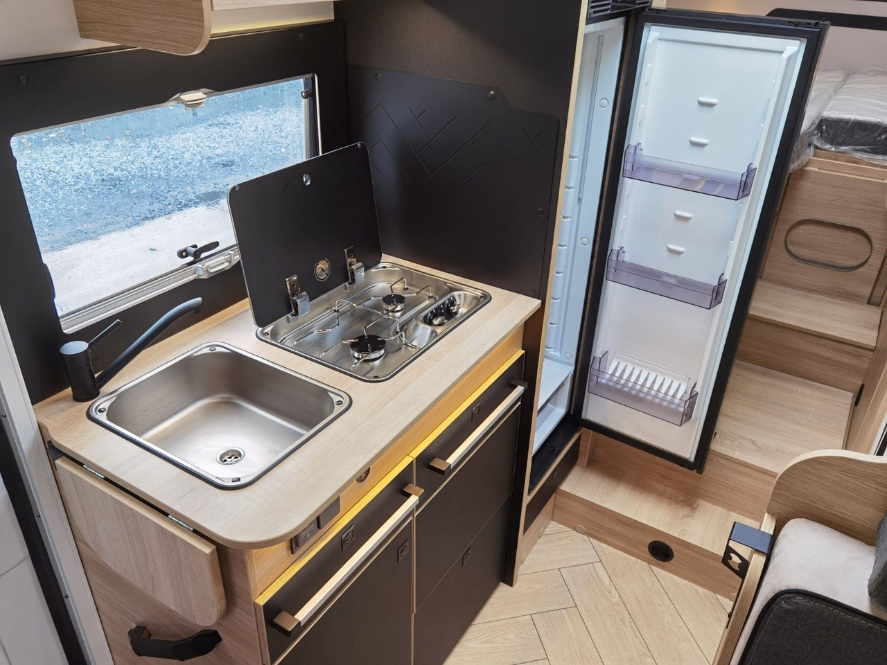 Полуинтегриран кемпер Chausson 627 TITANIUM / -2026- / 165PS-8G. / EINZELBETTEN: снимка 17