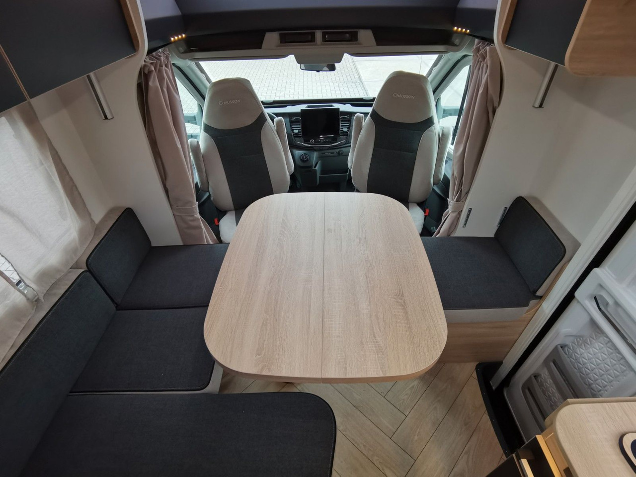 Полуинтегриран кемпер Chausson 627 TITANIUM / -2026- / 165PS-8G. / EINZELBETTEN: снимка 15