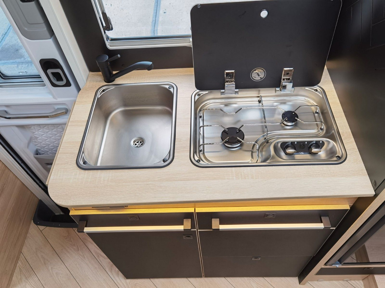 Полуинтегриран кемпер Chausson 627 TITANIUM / -2026- / 165PS-8G. / EINZELBETTEN: снимка 18