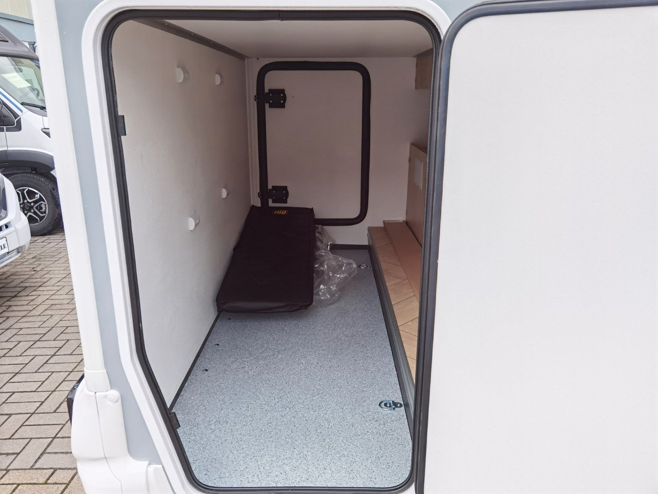 Полуинтегриран кемпер Chausson 627 TITANIUM / -2026- / 165PS-8G. / EINZELBETTEN: снимка 12