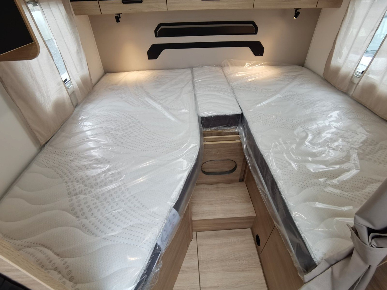 Полуинтегриран кемпер Chausson 627 TITANIUM / -2026- / 165PS-8G. / EINZELBETTEN: снимка 21