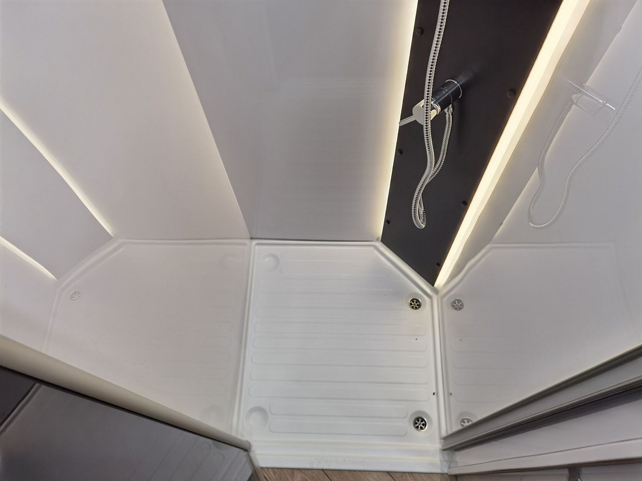 Лизинг на  Chausson 640 ETAPE LINE /-2025- / XXL - HUBBETT & RAUMBAD Chausson 640 ETAPE LINE /-2025- / XXL - HUBBETT & RAUMBAD: снимка 16