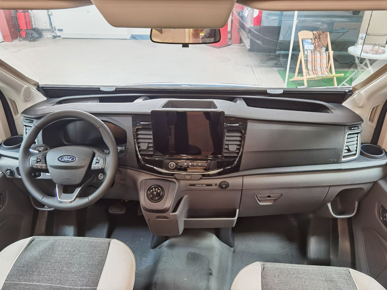 Chausson 640 TITANIUM / -2026- / 165PS-8G. / XXL- HUBBETT - Полуинтегриран кемпер: снимка 5 Chausson 640 TITANIUM / -2026- / 165PS-8G. / XXL- HUBBETT - Полуинтегриран кемпер: снимка 5