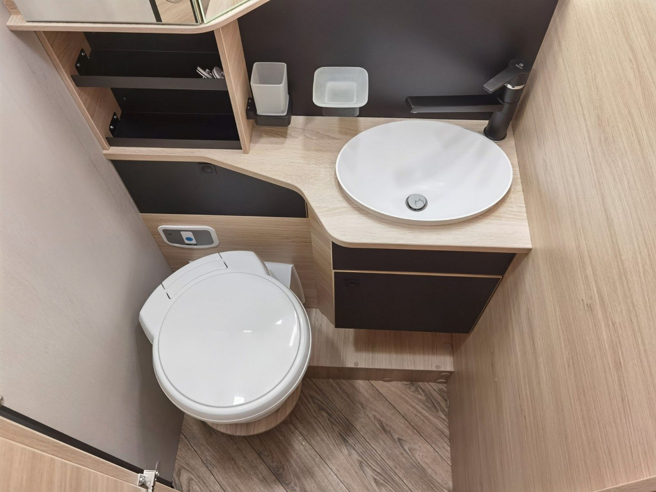 Полуинтегриран кемпер Chausson 724 ETAPE - LINE /140PS /ZUBEHÖR & CONNECT PAKET: снимка 22