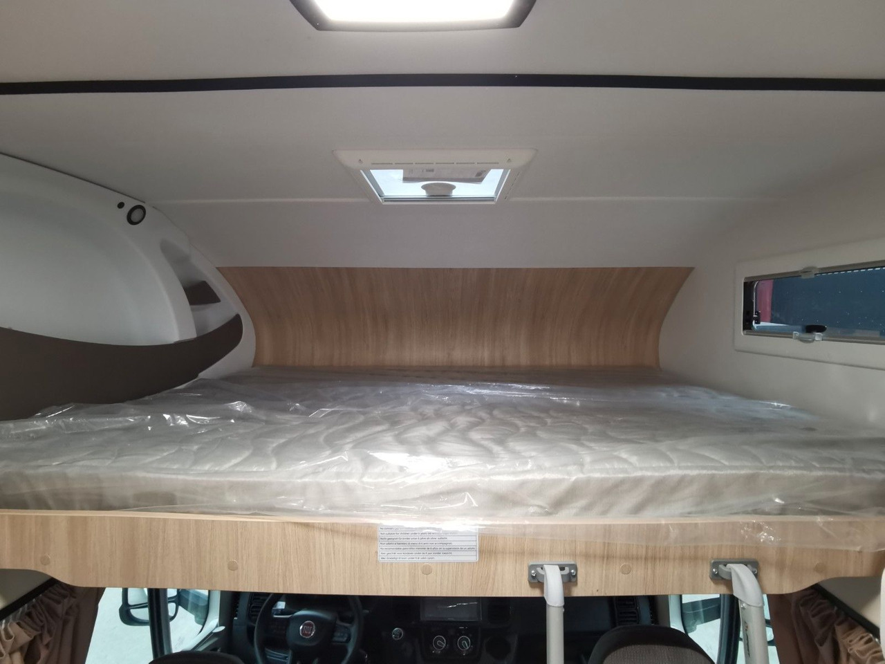 Алковен кемпер Chausson C 514 / 140PS / ARCTIC & ZUBEHÖR - PAKET / 5.99M: снимка 18