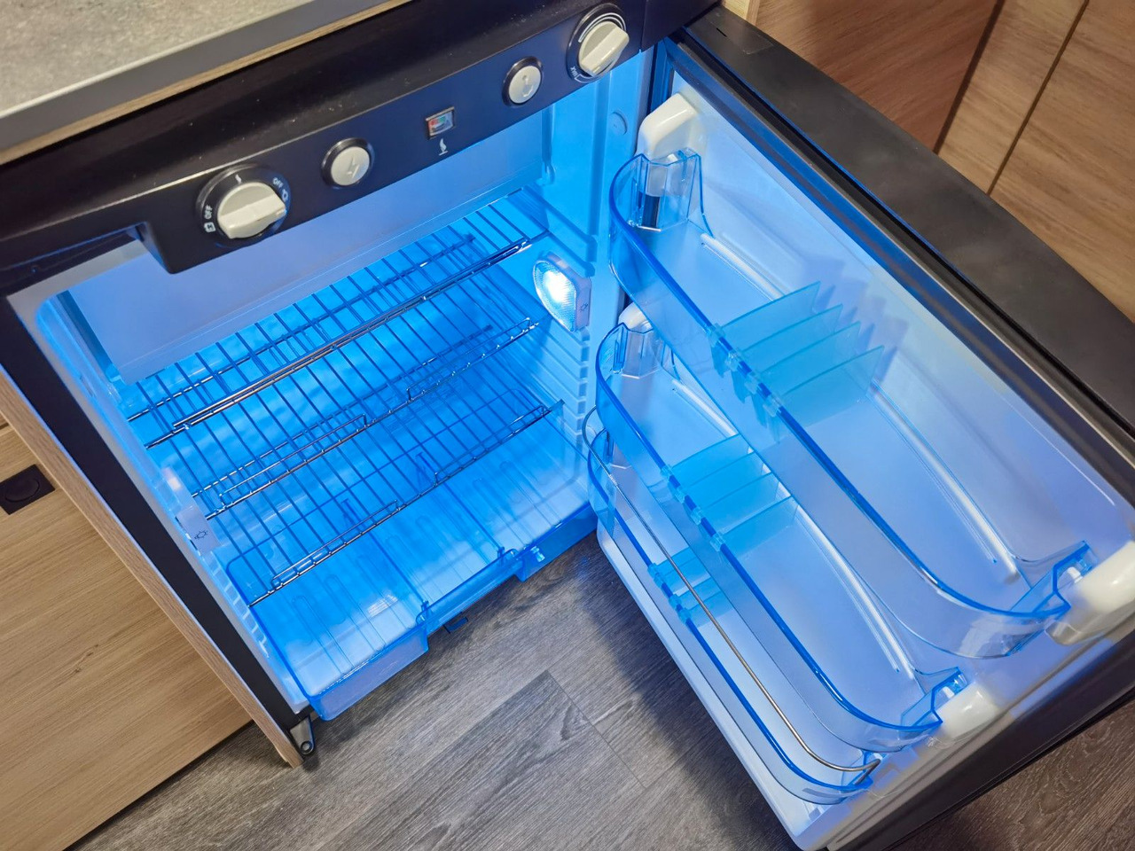 Алковен кемпер Chausson C 514 / 140PS / ARCTIC & ZUBEHÖR - PAKET / 5.99M: снимка 17