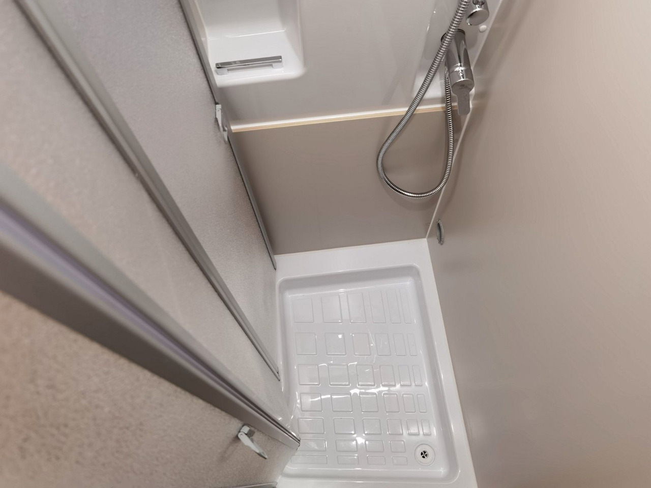 Кемпер ван Chausson V690 SPORT LINE / -2026- / XXL-HUBBETT E-BIKE GA: снимка 23 Кемпер ван Chausson V690 SPORT LINE / -2026- / XXL-HUBBETT E-BIKE GA: снимка 23