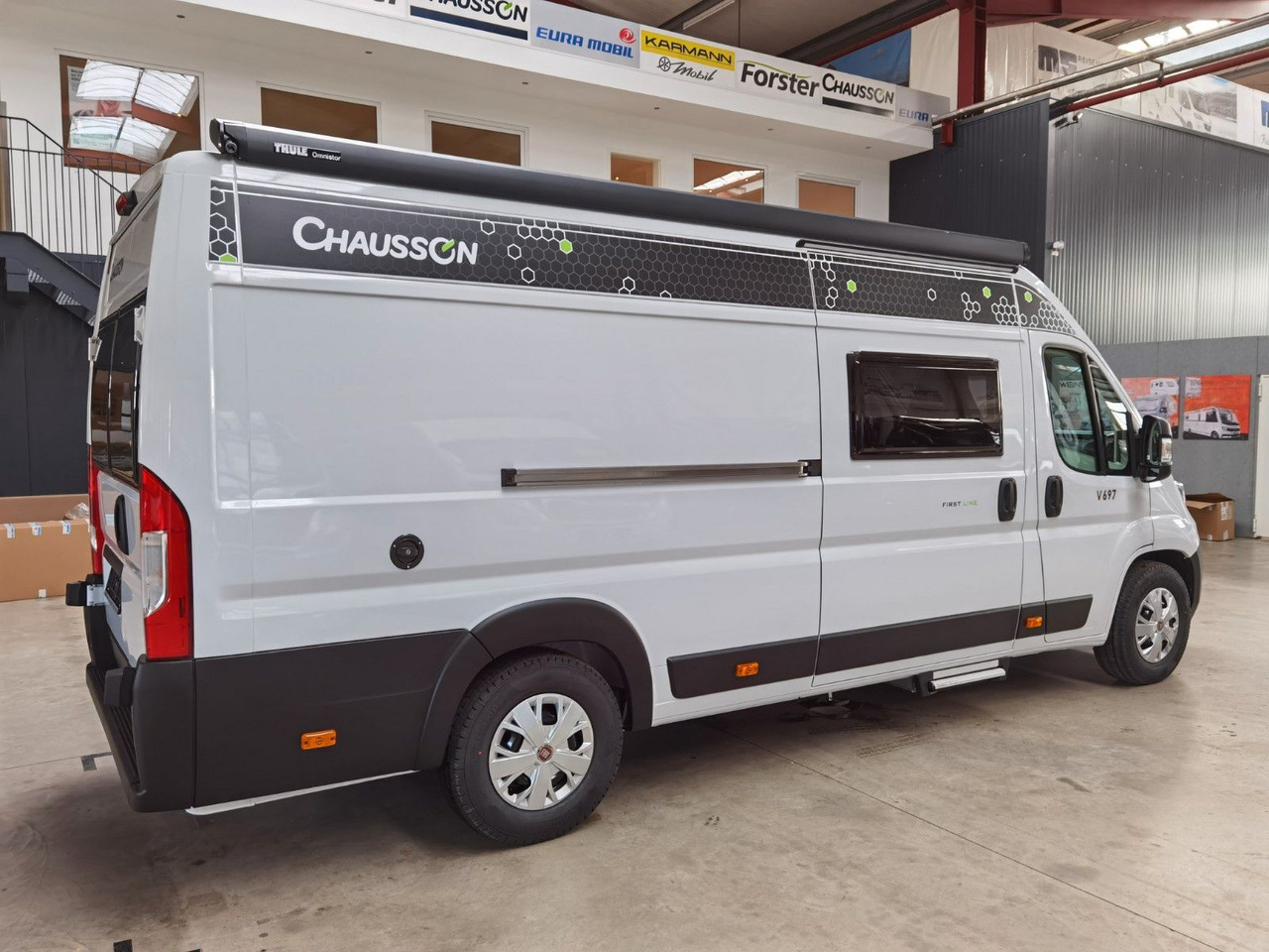 Chausson V697 FIRST LINE / ZUBEHÖR-PAKET / EINZELBETTEN - Кемпер ван: снимка 4 Chausson V697 FIRST LINE / ZUBEHÖR-PAKET / EINZELBETTEN - Кемпер ван: снимка 4