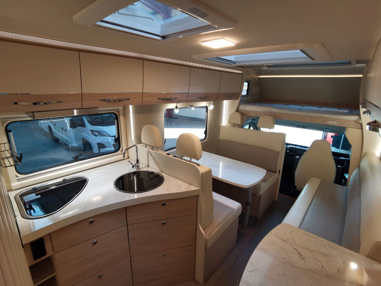 Алковен кемпер Eura Mobil ACTIVA ONE 630 LS / -2025- / 140PS / RAUMWUNDER: снимка 18