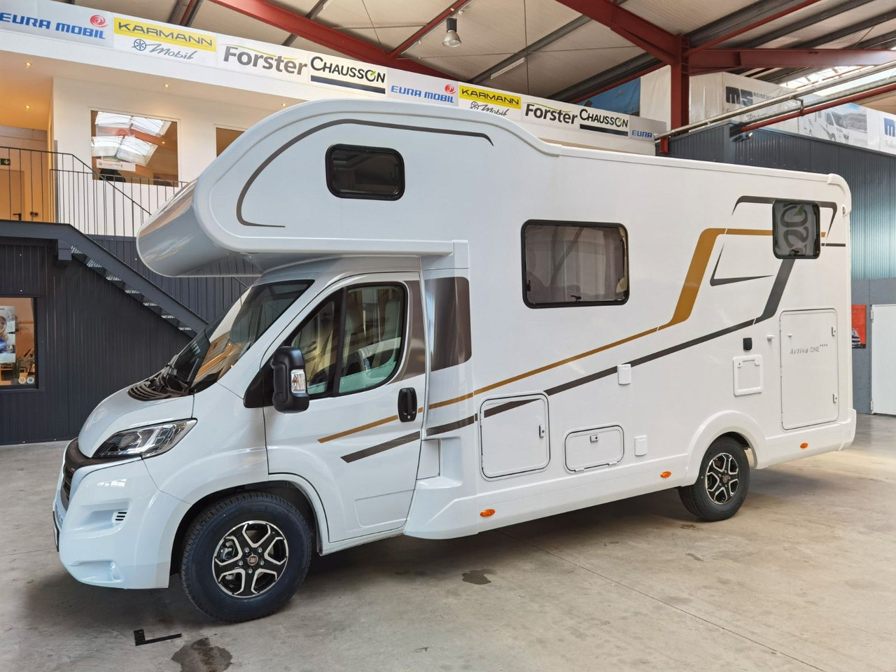 Алковен кемпер Eura Mobil ACTIVA ONE 690 HB / 180PS-9G AUTOMATIK -40H MAXI: снимка 6 Алковен кемпер Eura Mobil ACTIVA ONE 690 HB / 180PS-9G AUTOMATIK -40H MAXI: снимка 6