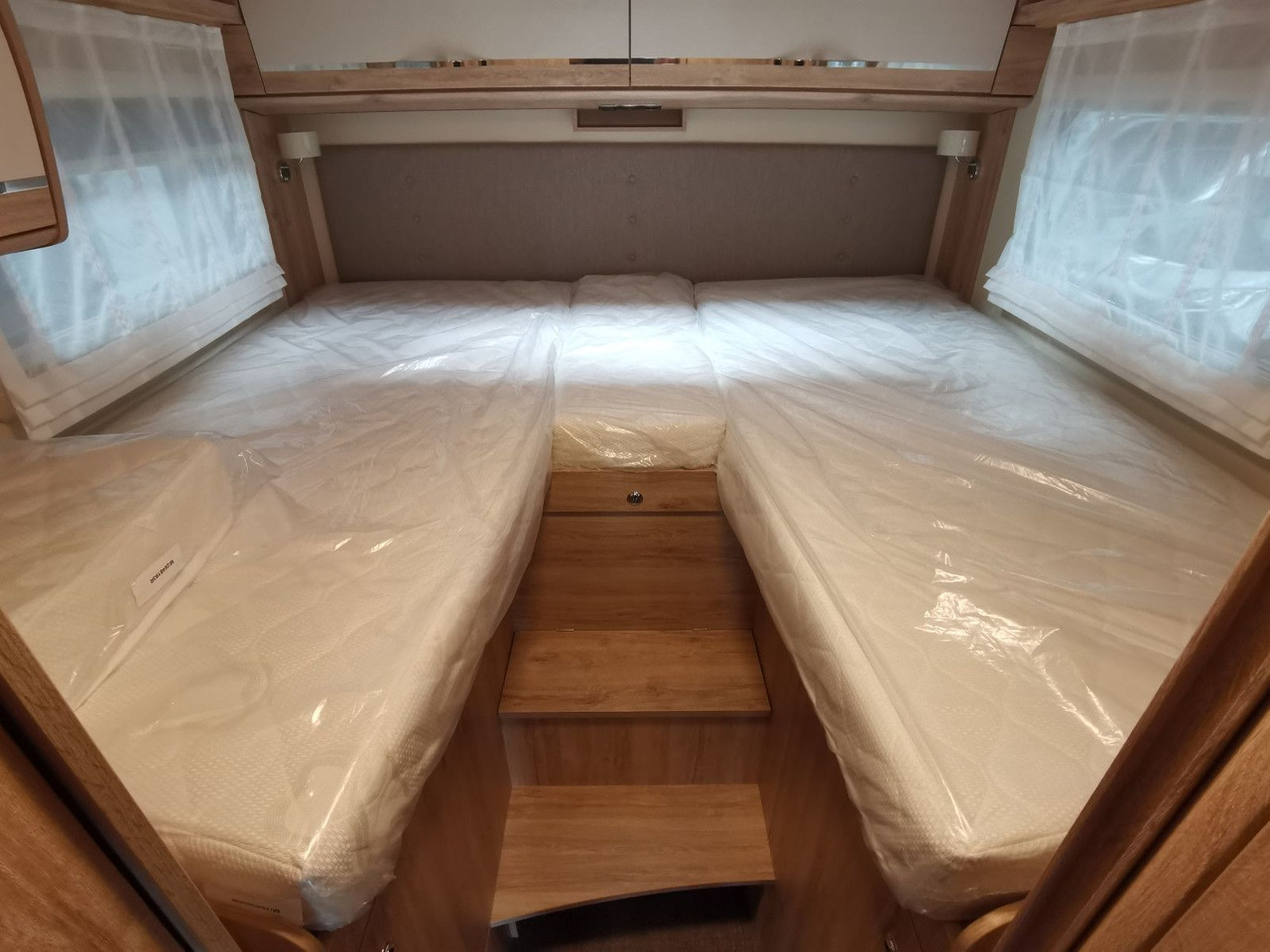 Интегриран кемпер Eura Mobil INTEGRA LINE 720 EF /180PS-9G MAXI/ EINZELBETTEN: снимка 18
