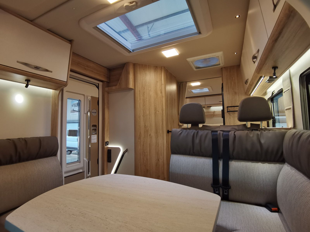 Полуинтегриран кемпер Eura Mobil PROFILA T 696 EB /MONDIAL S-P. 2025/EINZELBETTEN: снимка 15