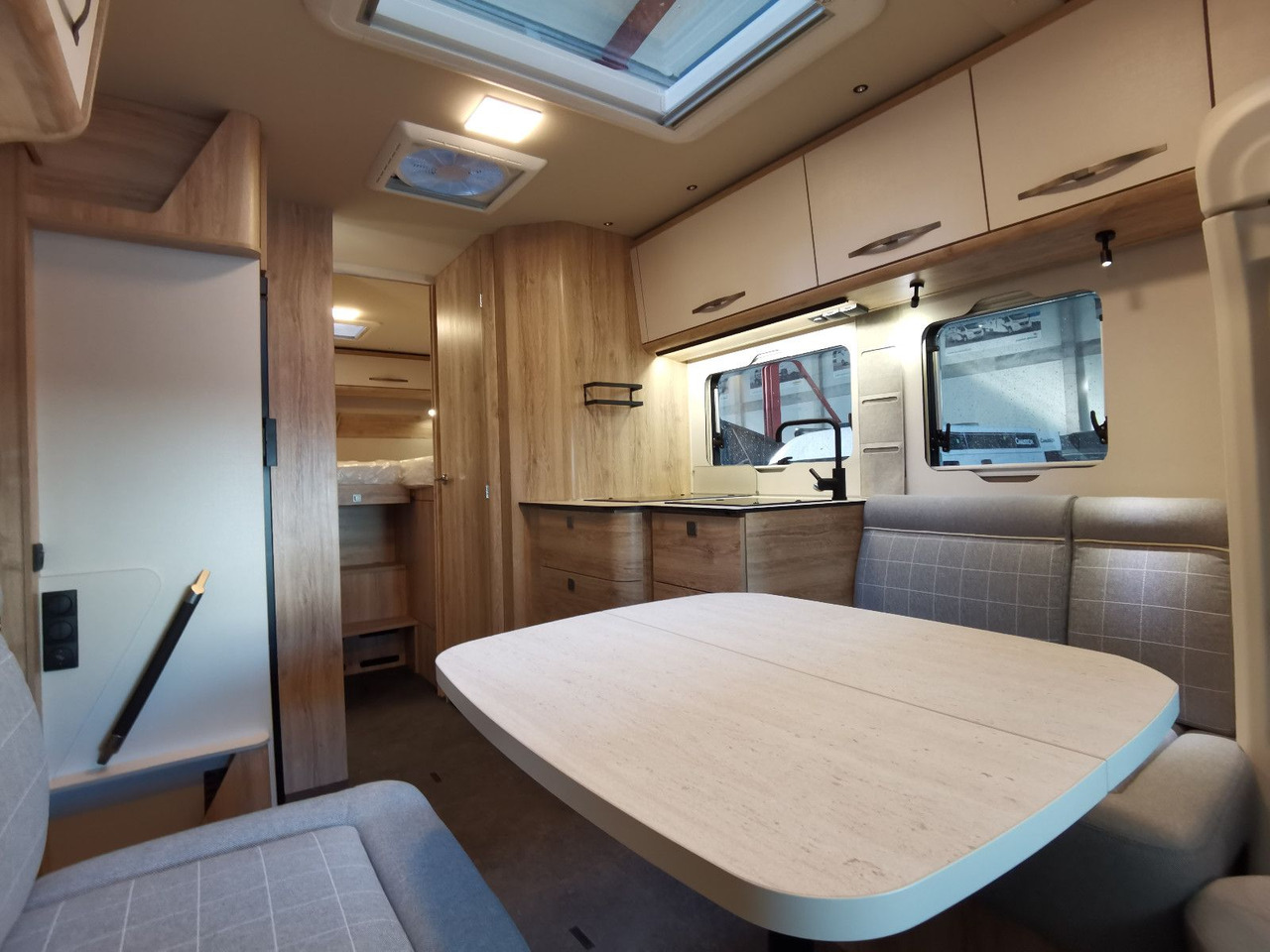 Eura Mobil PROFILA T 720 EF - 101 EDITION / EINZELBETTEN - Полуинтегриран кемпер: снимка 5 Eura Mobil PROFILA T 720 EF - 101 EDITION / EINZELBETTEN - Полуинтегриран кемпер: снимка 5