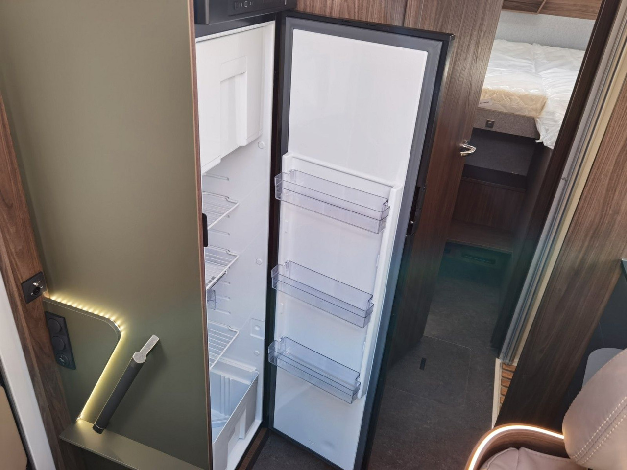 Полуинтегриран кемпер Eura Mobil PROFILA T 726 EB - MODELL 2025 -MONDIAL PLUS & S: снимка 17 Полуинтегриран кемпер Eura Mobil PROFILA T 726 EB - MODELL 2025 -MONDIAL PLUS & S: снимка 17