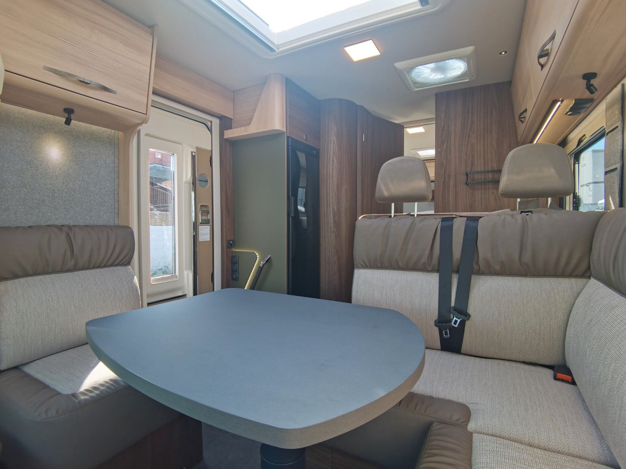 Полуинтегриран кемпер Eura Mobil PROFILA T 726 EB - MODELL 2025 -MONDIAL PLUS & S: снимка 14 Полуинтегриран кемпер Eura Mobil PROFILA T 726 EB - MODELL 2025 -MONDIAL PLUS & S: снимка 14