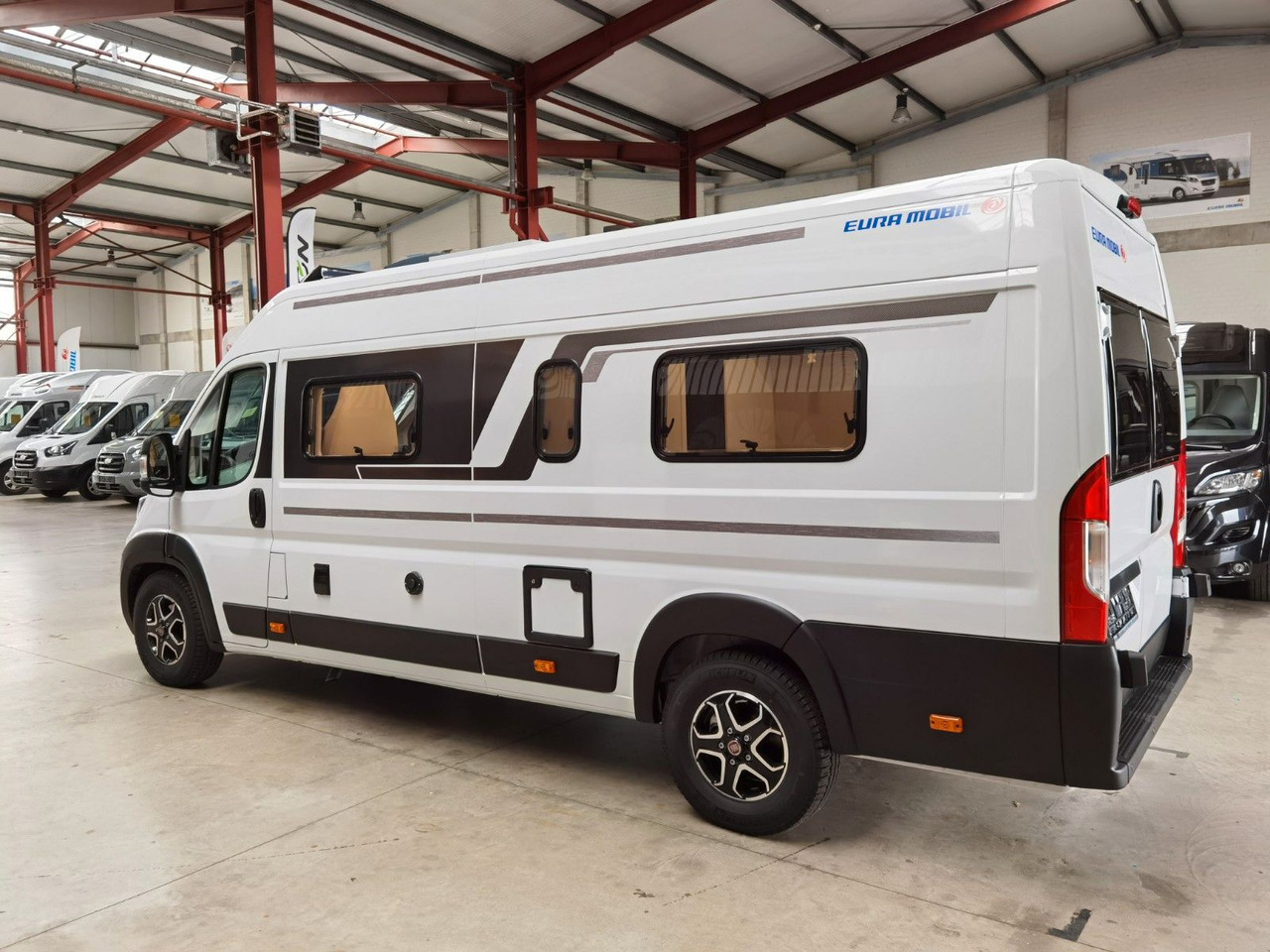 Eura Mobil VAN 635 EB / 180 PS -9G / EINZELBETTEN - Кемпер ван: снимка 5 Eura Mobil VAN 635 EB / 180 PS -9G / EINZELBETTEN - Кемпер ван: снимка 5