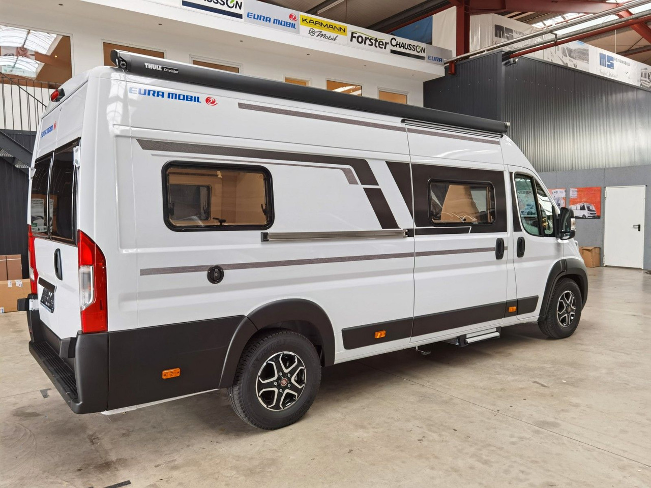 Eura Mobil VAN 635 EB / 180 PS -9G / EINZELBETTEN - Кемпер ван: снимка 4 Eura Mobil VAN 635 EB / 180 PS -9G / EINZELBETTEN - Кемпер ван: снимка 4